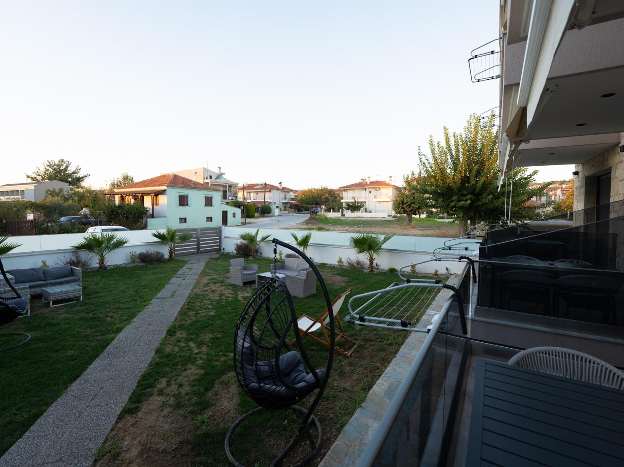 Antony'S Luxury Apartments Nikiti  Bagian luar foto