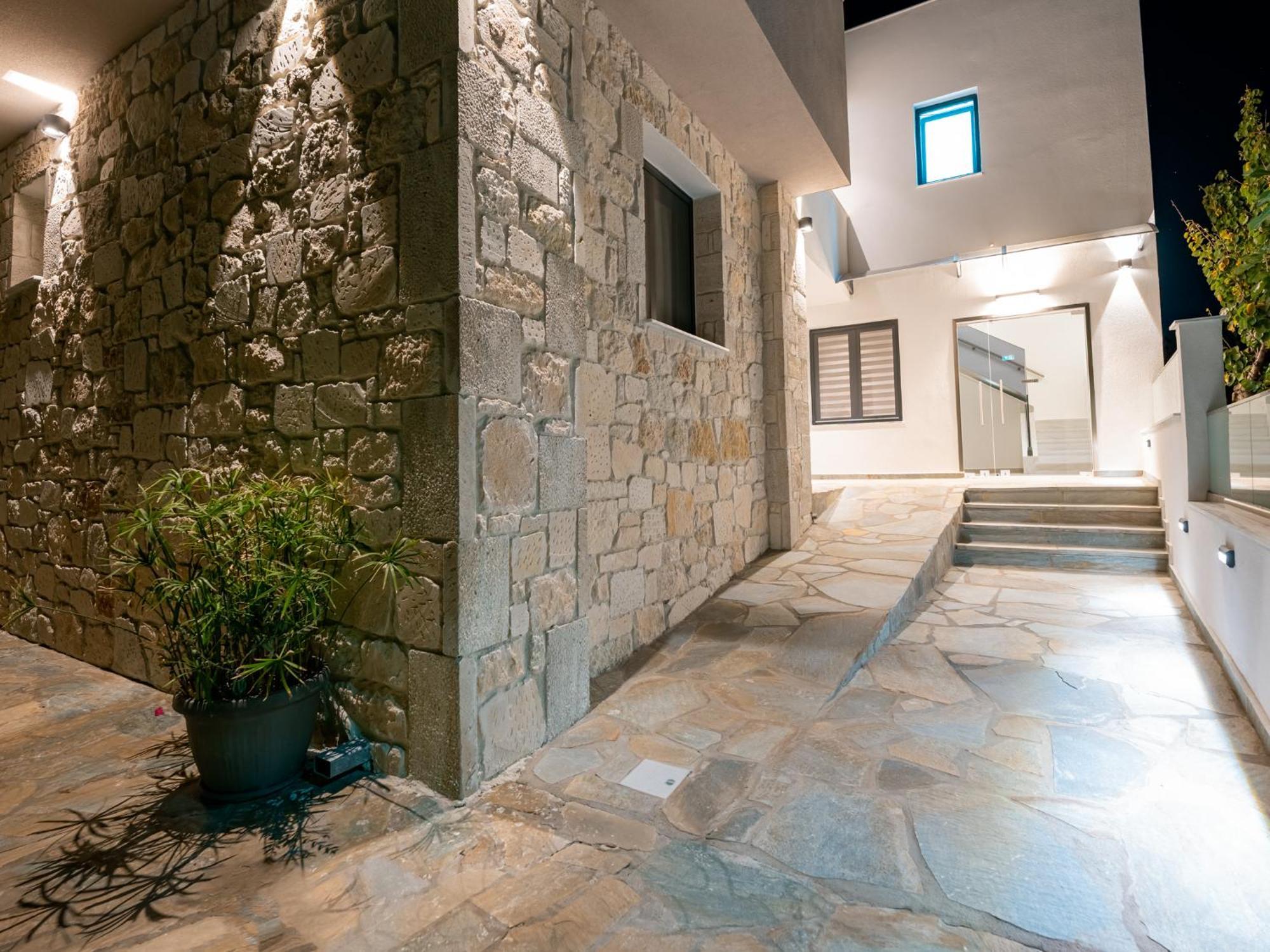 Antony'S Luxury Apartments Nikiti  Bagian luar foto