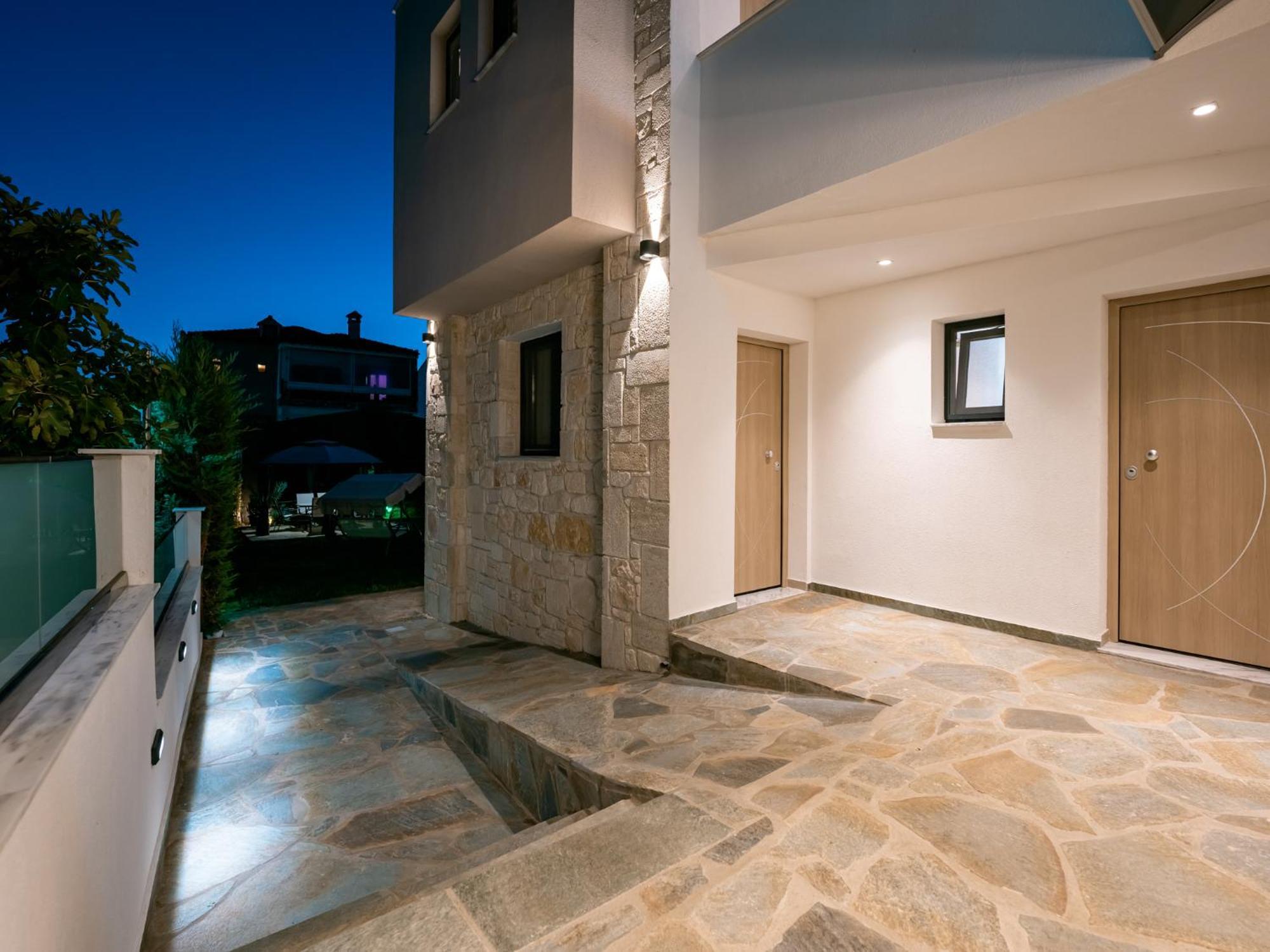 Antony'S Luxury Apartments Nikiti  Bagian luar foto
