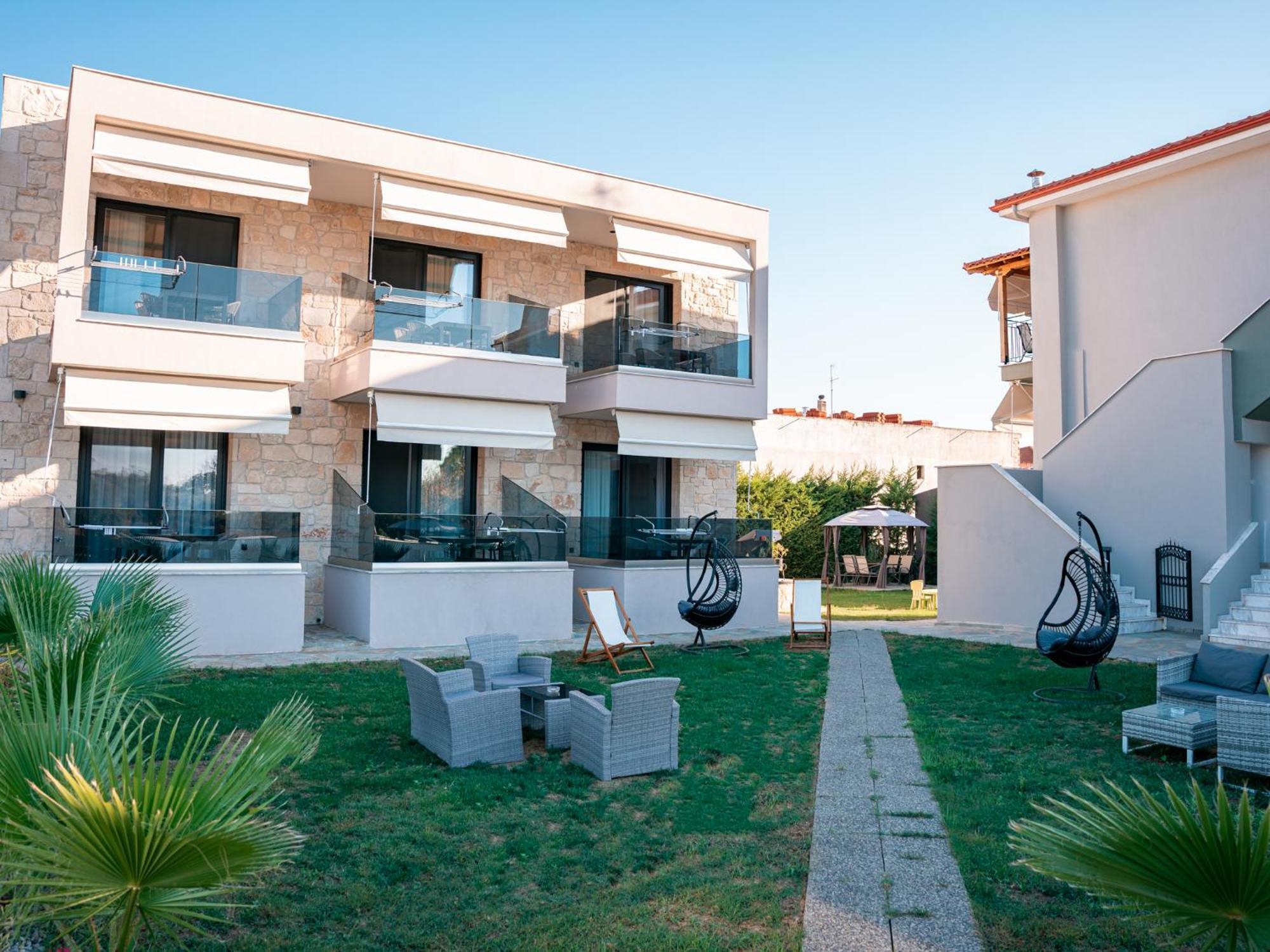Antony'S Luxury Apartments Nikiti  Bagian luar foto