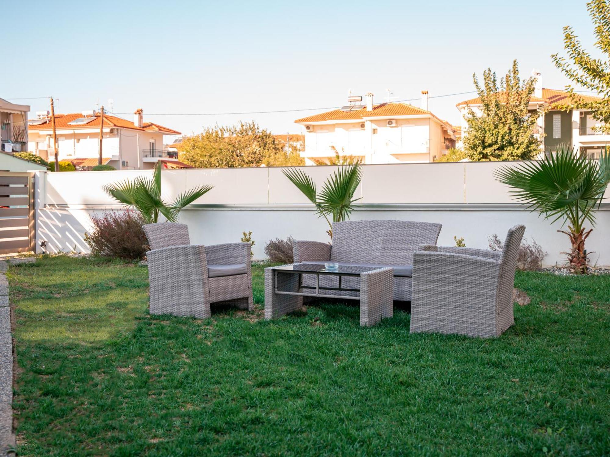 Antony'S Luxury Apartments Nikiti  Bagian luar foto
