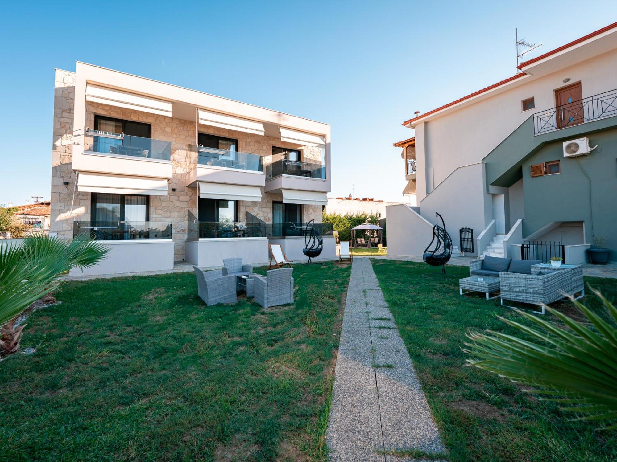 Antony'S Luxury Apartments Nikiti  Bagian luar foto