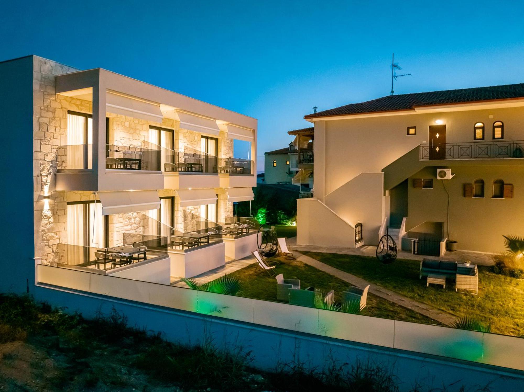 Antony'S Luxury Apartments Nikiti  Bagian luar foto