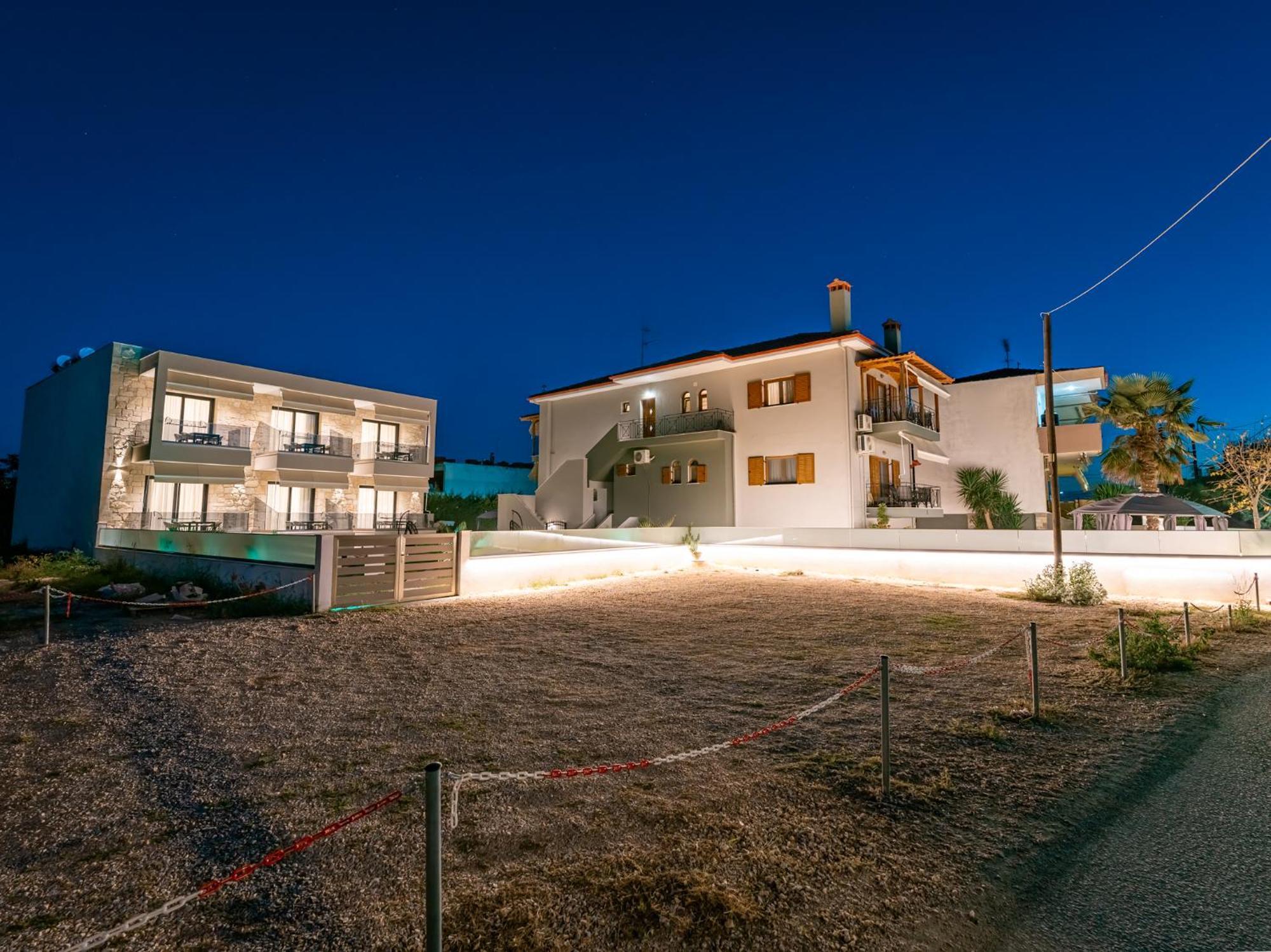 Antony'S Luxury Apartments Nikiti  Bagian luar foto