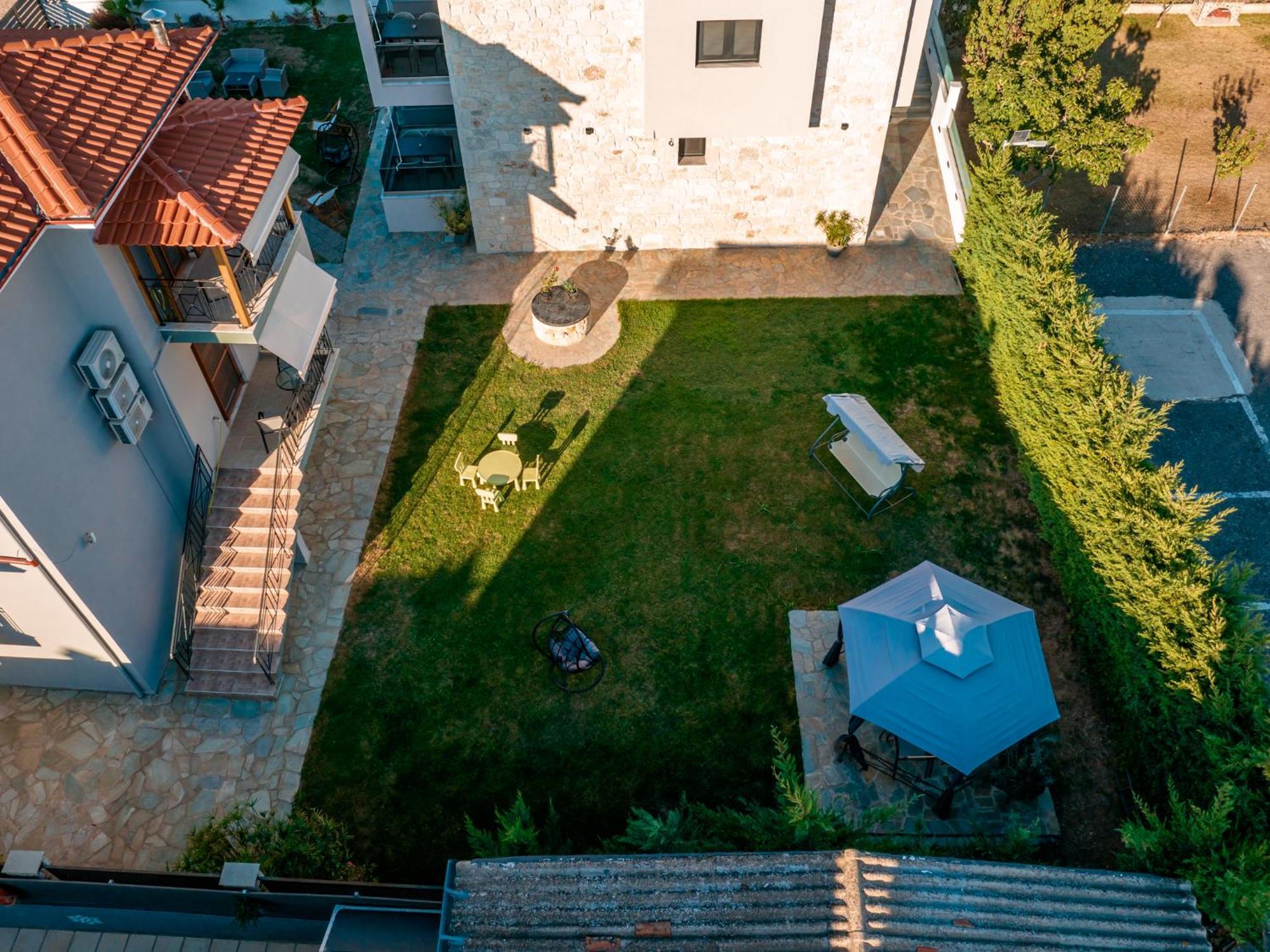 Antony'S Luxury Apartments Nikiti  Bagian luar foto