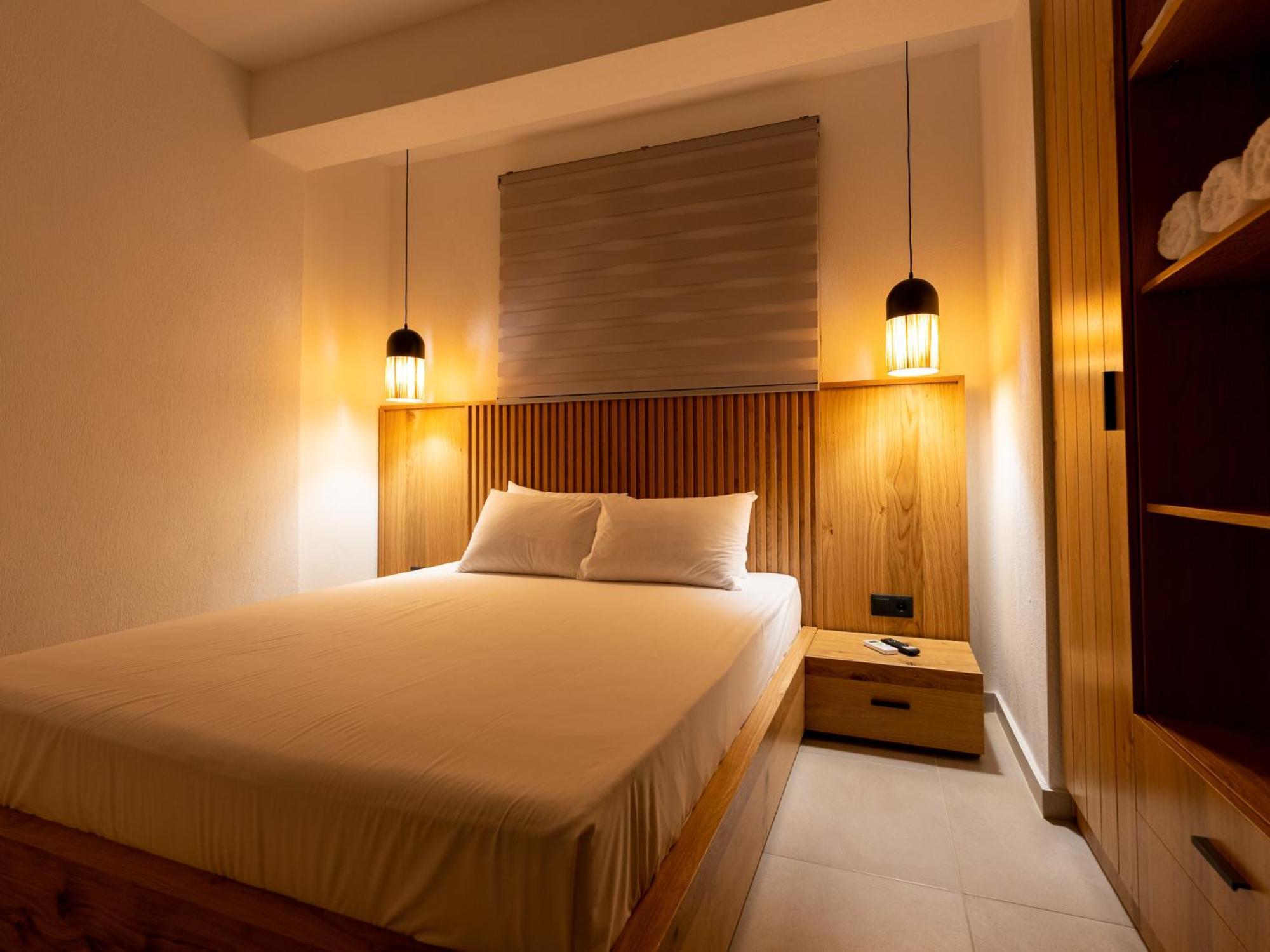 Antony'S Luxury Apartments Nikiti  Bagian luar foto