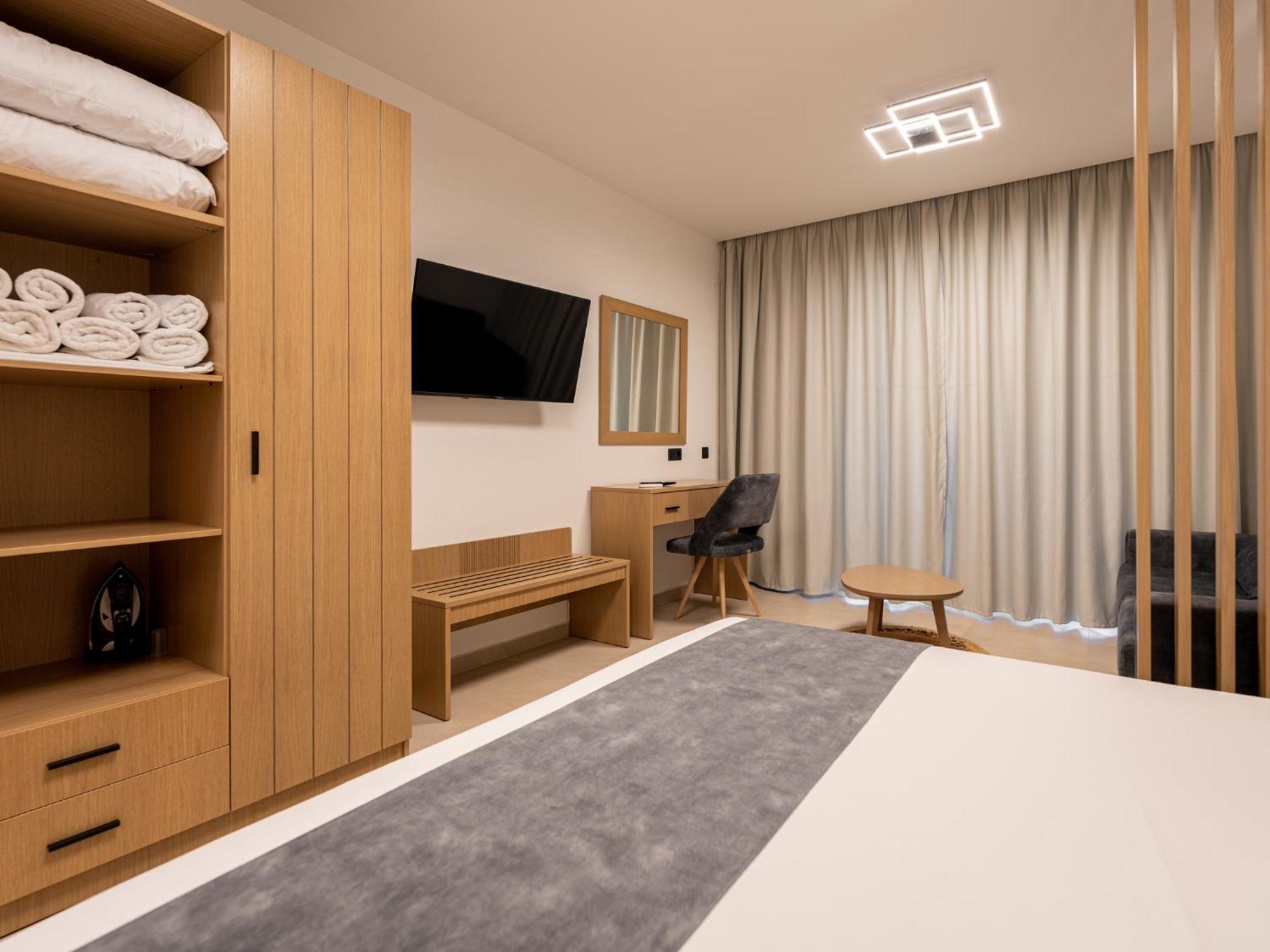 Antony'S Luxury Apartments Nikiti  Bagian luar foto